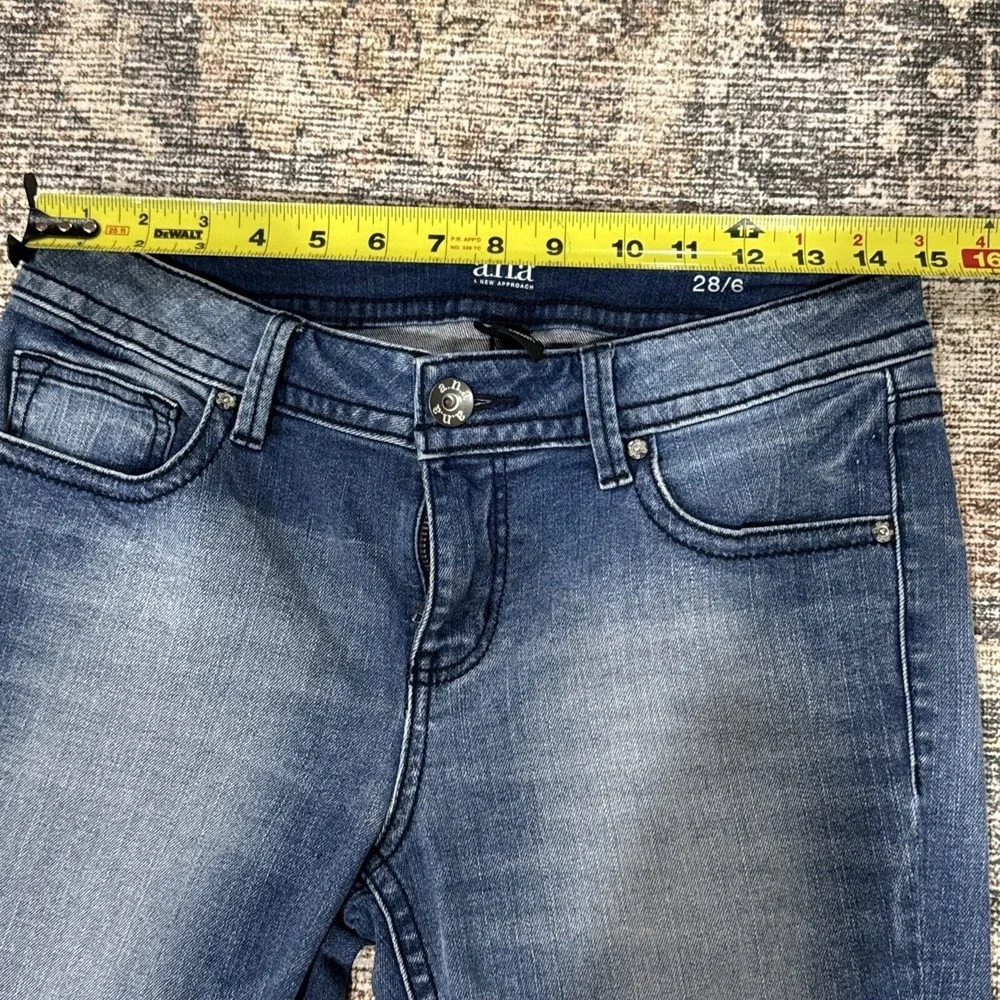 A.N.A Womens Jeans 28/6 Blue Straight Mid Rise Medium Wash Denim Solid 5 Pockets